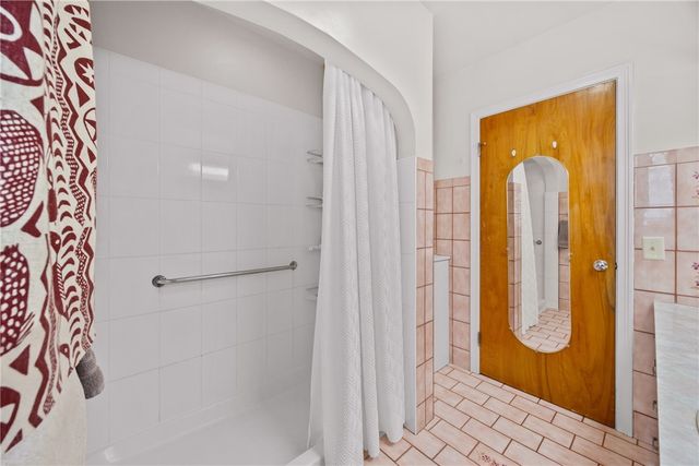 83 North Brook Street, Geneva City, NY 14456