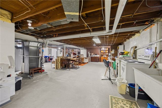 83 North Brook Street, Geneva City, NY 14456