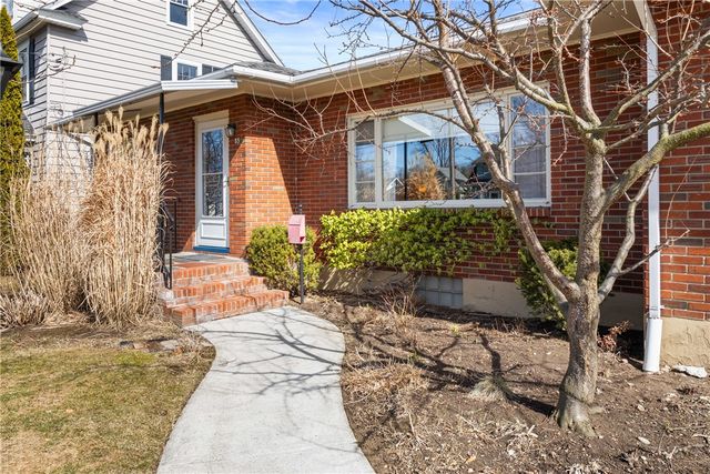 83 North Brook Street, Geneva City, NY 14456