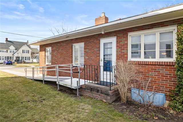 83 North Brook Street, Geneva City, NY 14456