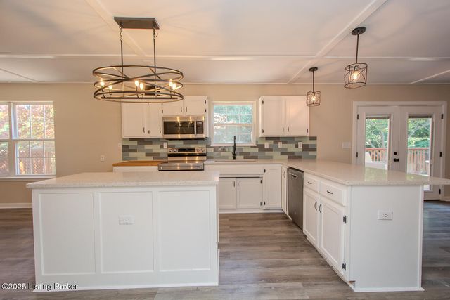 6909 Samuel Long Way, Louisville, KY 40229