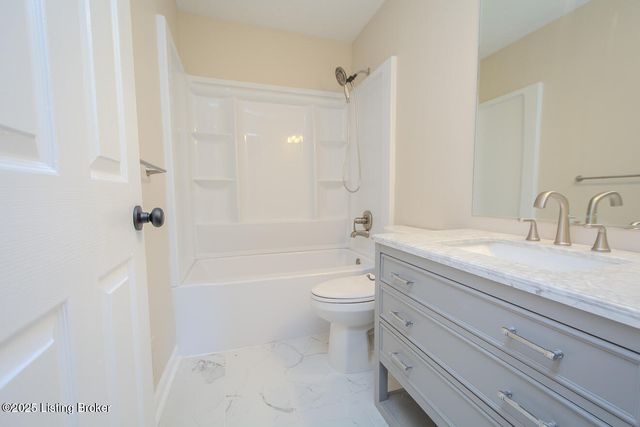 6909 Samuel Long Way, Louisville, KY 40229