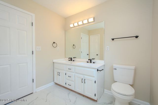 6909 Samuel Long Way, Louisville, KY 40229