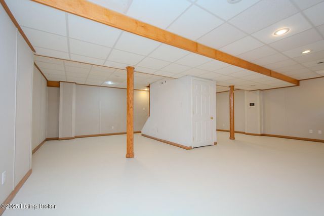 6909 Samuel Long Way, Louisville, KY 40229