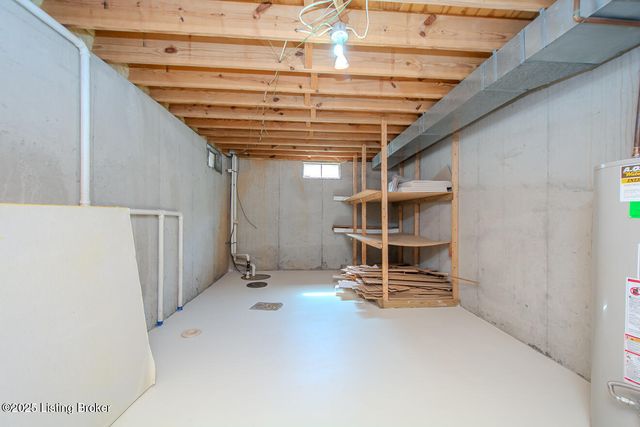 6909 Samuel Long Way, Louisville, KY 40229