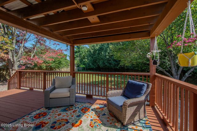 6909 Samuel Long Way, Louisville, KY 40229