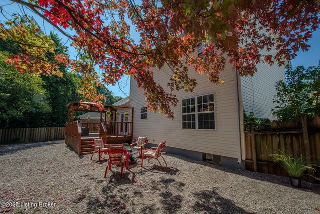 6909 Samuel Long Way, Louisville, KY 40229