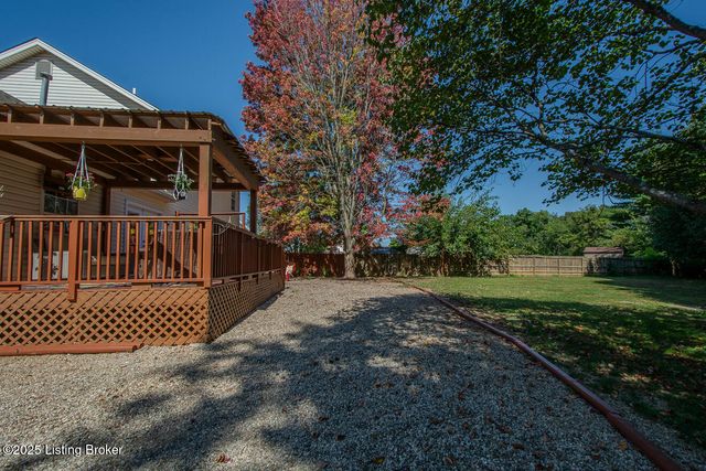 6909 Samuel Long Way, Louisville, KY 40229