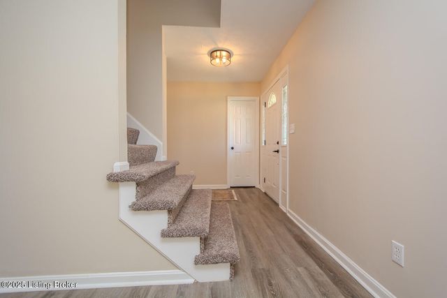 6909 Samuel Long Way, Louisville, KY 40229