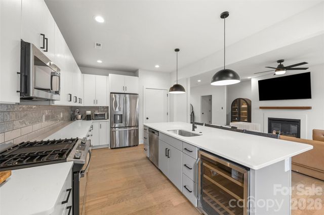 5916 Pepper Bush Lane, Charlotte, NC 28212