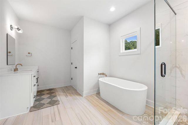 5916 Pepper Bush Lane, Charlotte, NC 28212