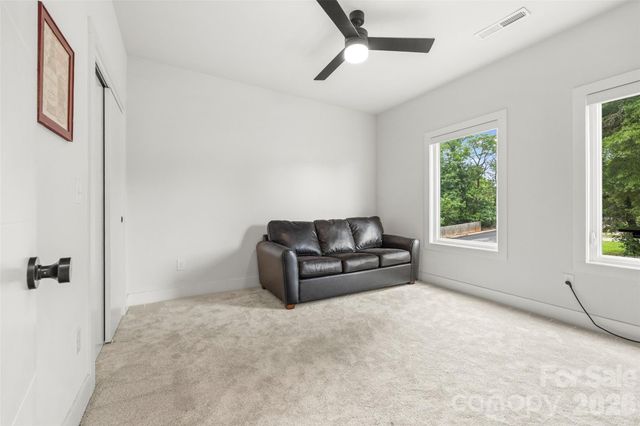 5916 Pepper Bush Lane, Charlotte, NC 28212