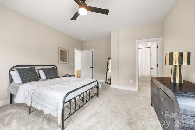 5916 Pepper Bush Lane, Charlotte, NC 28212