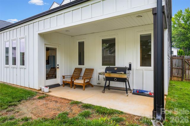 5916 Pepper Bush Lane, Charlotte, NC 28212