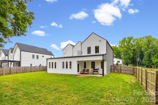 5916 Pepper Bush Lane, Charlotte, NC 28212