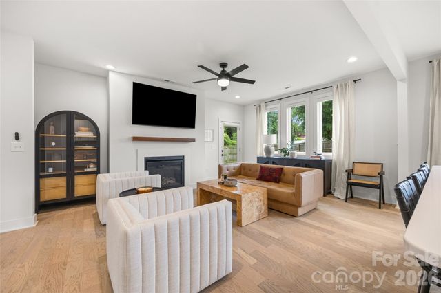 5916 Pepper Bush Lane, Charlotte, NC 28212