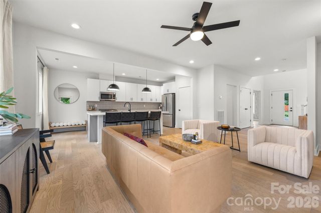 5916 Pepper Bush Lane, Charlotte, NC 28212