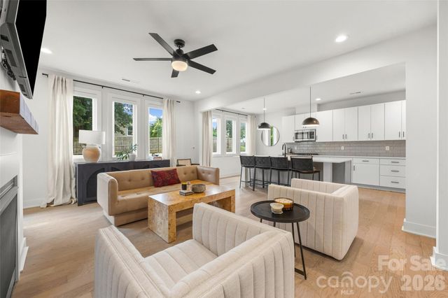 5916 Pepper Bush Lane, Charlotte, NC 28212