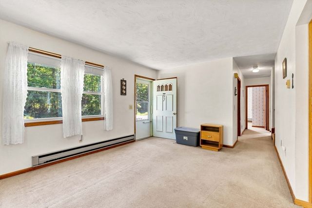 97 Fitch Rd, Lancaster, MA 01523