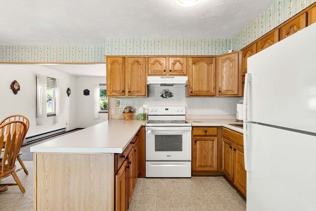 97 Fitch Rd, Lancaster, MA 01523