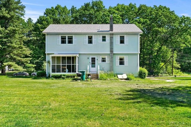 97 Fitch Rd, Lancaster, MA 01523