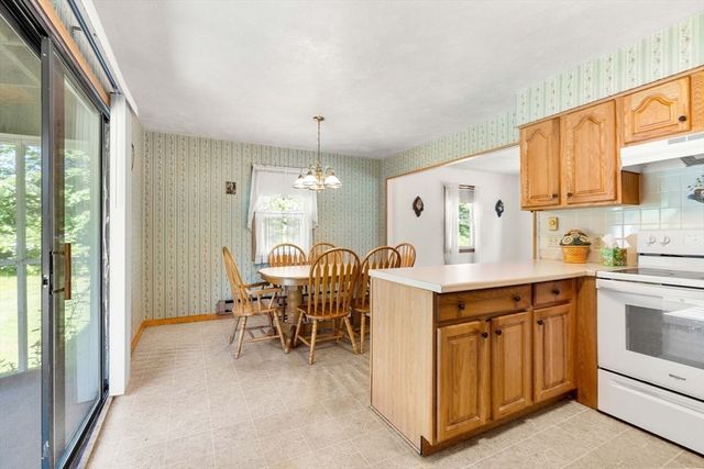 97 Fitch Rd, Lancaster, MA 01523