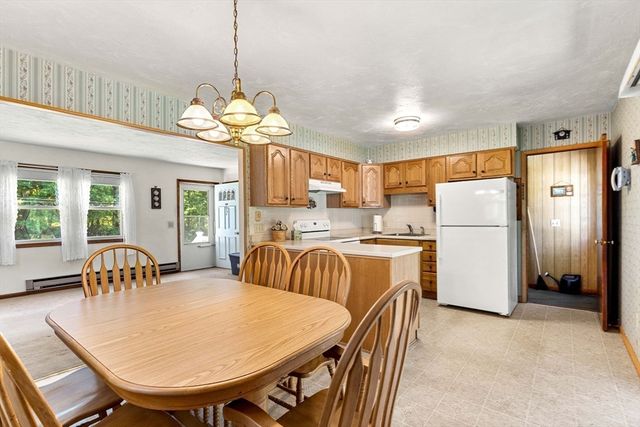 97 Fitch Rd, Lancaster, MA 01523