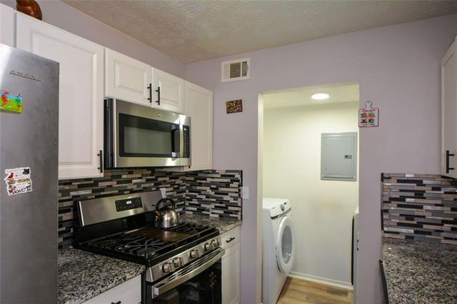 1126 Mainstreet Valley Drive, Stone Mountain, GA 30088