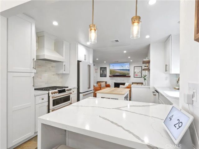 7819 Goldmine Lane, Lake Balboa, CA 91406
