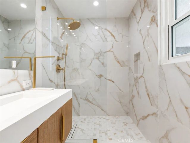 7819 Goldmine Lane, Lake Balboa, CA 91406