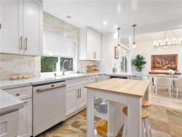 7819 Goldmine Lane, Lake Balboa, CA 91406