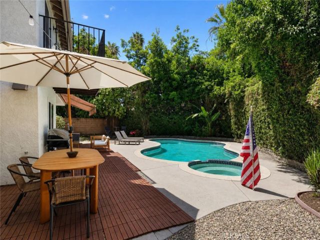 7819 Goldmine Lane, Lake Balboa, CA 91406