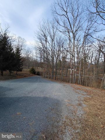 189 HAVEN FARMS CIR, Petersburg, WV 26847