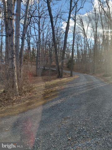 189 HAVEN FARMS CIR, Petersburg, WV 26847