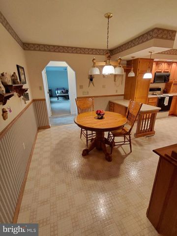 189 HAVEN FARMS CIR, Petersburg, WV 26847