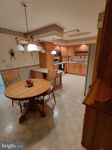 189 HAVEN FARMS CIR, Petersburg, WV 26847