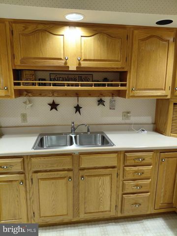 189 HAVEN FARMS CIR, Petersburg, WV 26847