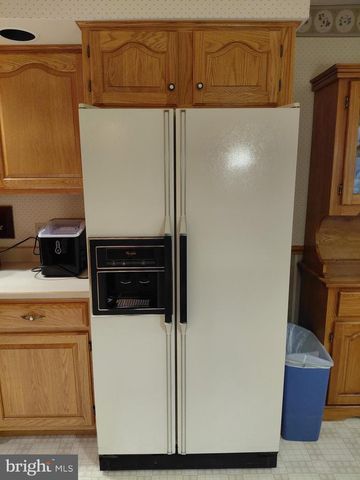 189 HAVEN FARMS CIR, Petersburg, WV 26847