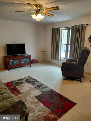 189 HAVEN FARMS CIR, Petersburg, WV 26847