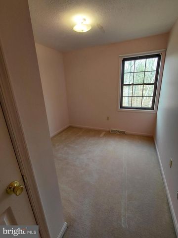 189 HAVEN FARMS CIR, Petersburg, WV 26847