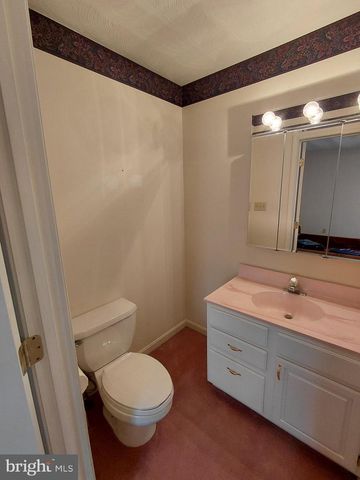 189 HAVEN FARMS CIR, Petersburg, WV 26847