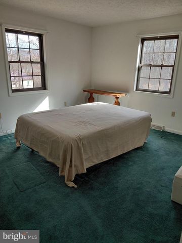 189 HAVEN FARMS CIR, Petersburg, WV 26847