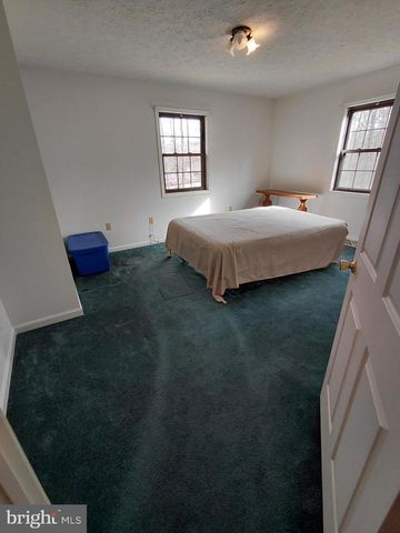 189 HAVEN FARMS CIR, Petersburg, WV 26847