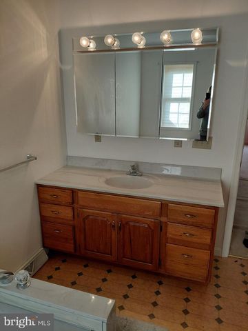 189 HAVEN FARMS CIR, Petersburg, WV 26847