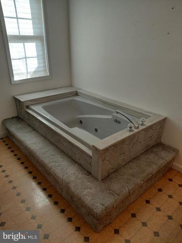 189 HAVEN FARMS CIR, Petersburg, WV 26847