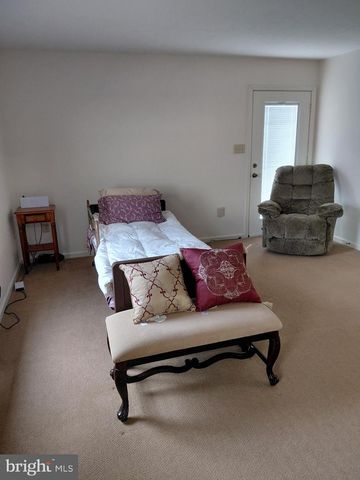 189 HAVEN FARMS CIR, Petersburg, WV 26847