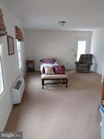 189 HAVEN FARMS CIR, Petersburg, WV 26847