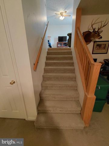 189 HAVEN FARMS CIR, Petersburg, WV 26847