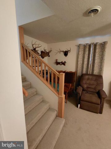 189 HAVEN FARMS CIR, Petersburg, WV 26847