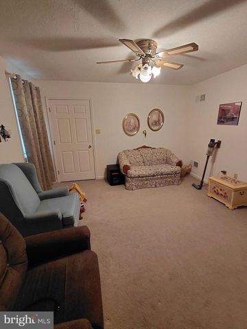 189 HAVEN FARMS CIR, Petersburg, WV 26847